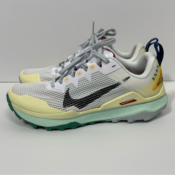 Nike Women's Snikers Sz 7.5 React Wildhorse Trail Hiking Running Shoe DR2689 101 - Picture 4 of 16